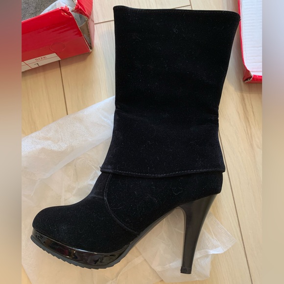 Velvet Boots with Spats and Buttons - Picture 5 of 11